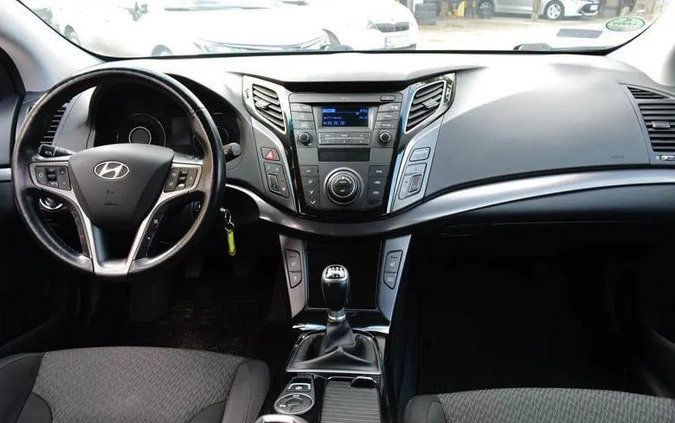 Hyundai i40 cena 59900 przebieg: 118000, rok produkcji 2018 z Lewin Brzeski małe 379